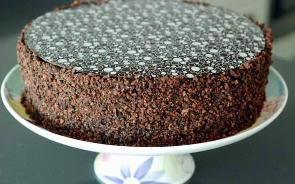 Chocolate, marzipand and amaretto truffle cake