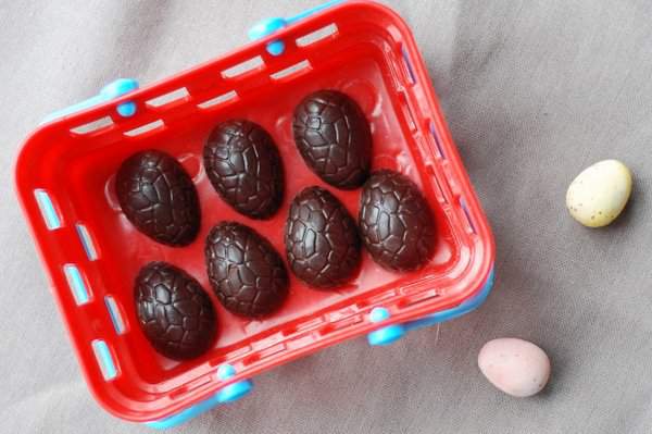 Dark chocolate marzipan eggs