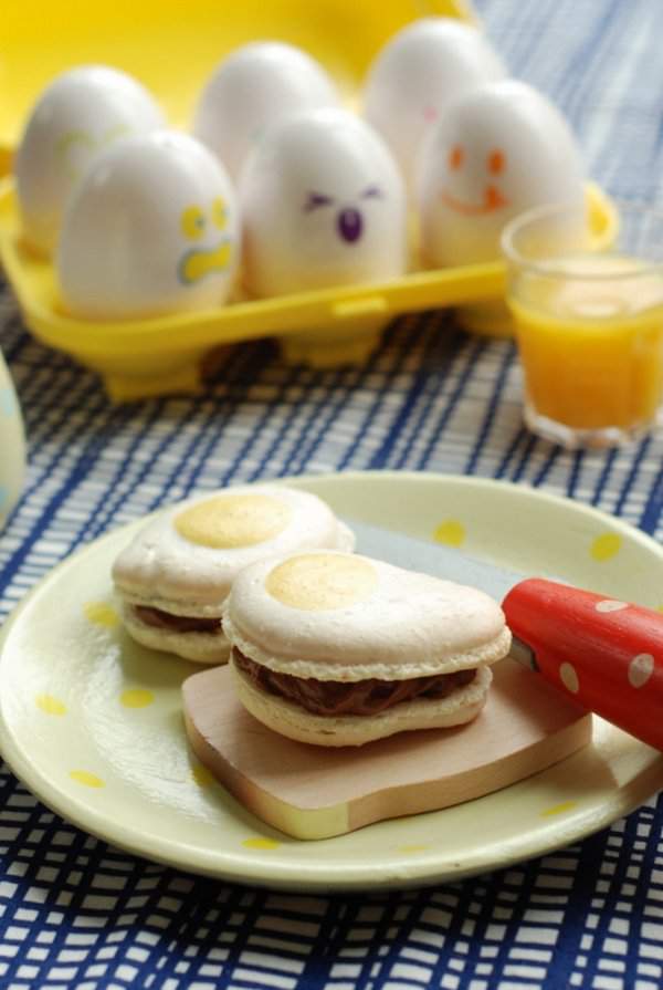 Fried egg macaron filling