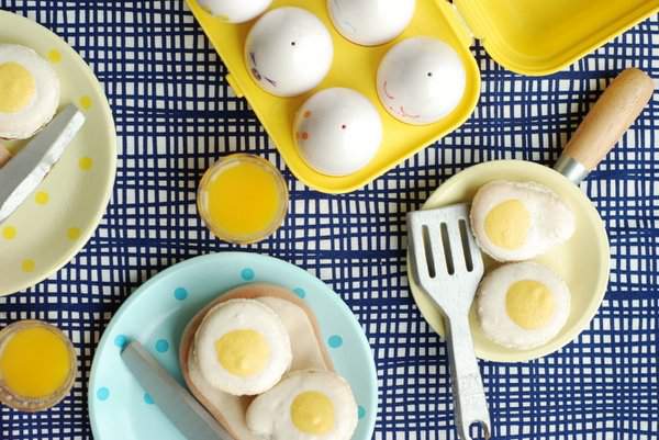 Fried egg macarons