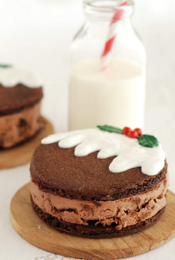Chocolate Christmas Pudding Ice Cream Cookie Sandwich 1