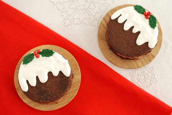 Chocolate Christmas Pud Ice Cream Cookie Sandwich 2