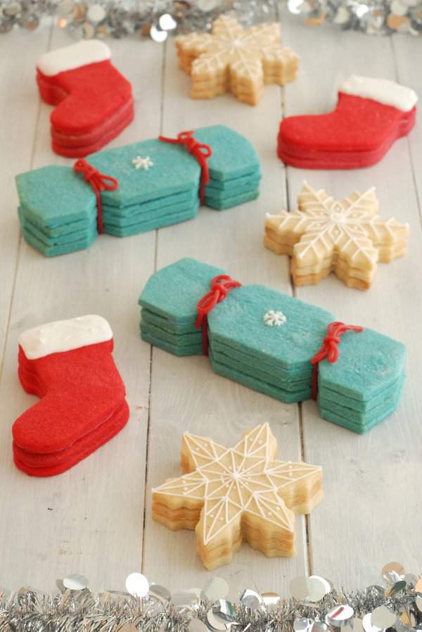 Christmas Cookies with Hidden Presents 3