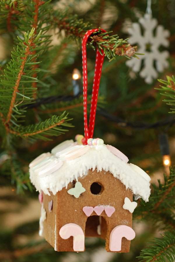Gingerbread House Tree Ornaments 3