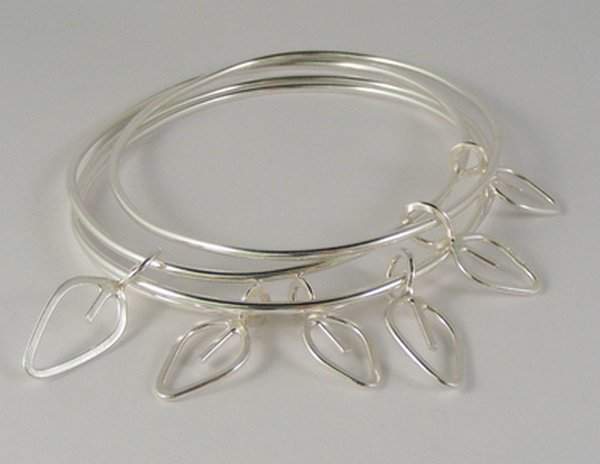 Quad bangle leaf charms