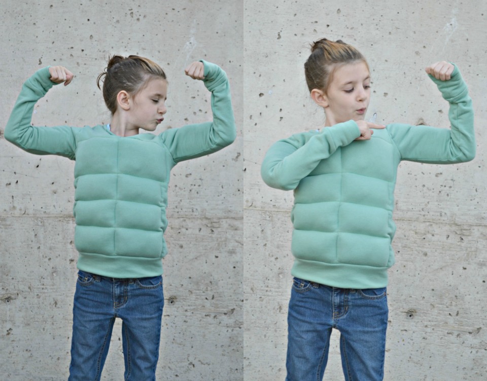 A simple tutorial to turn the Rowan Tee into a Muscle Man Sweatshirt. Free 'muscle' add on pattern coming tomorrow.