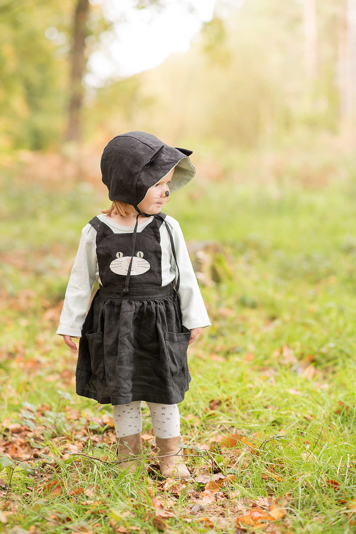 Black cat pinafore and bonnet costume